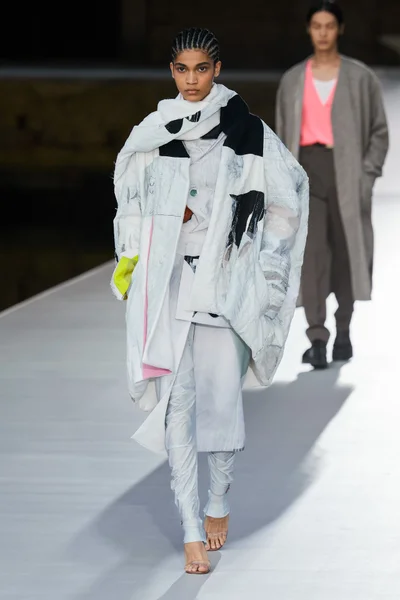 Look 29